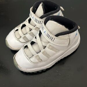 Nike Jordans Baby Boy Greek Letters White & Blue size 9C